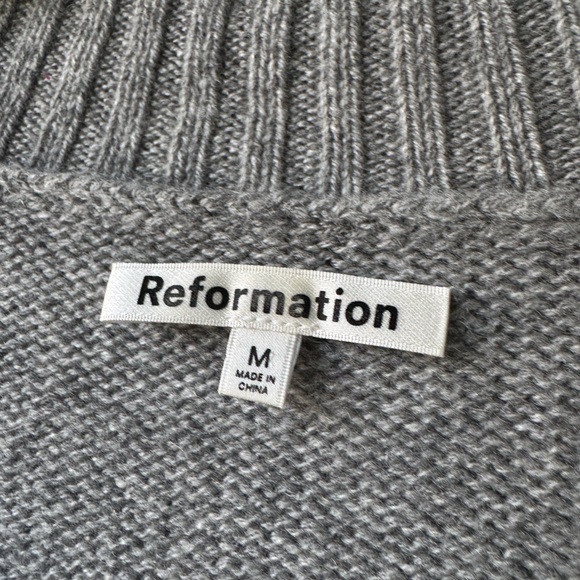 Reformation Gray V-Neck Men's Sweater - Picture 4 of 15